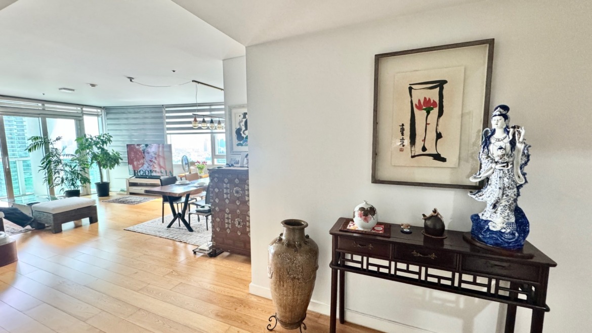 Gallery item